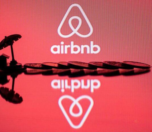Airbnb to quit China as lockdowns restrict tourism