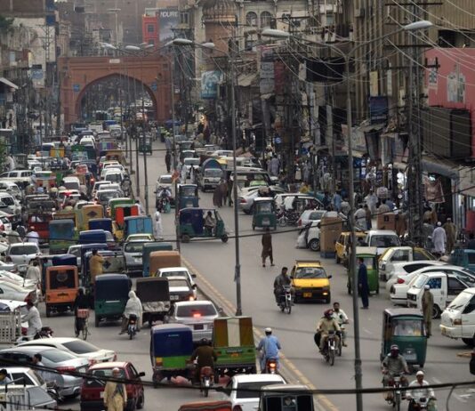Pakistani Province Makes Friday Work-From-Home to Save Energy