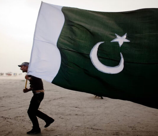 Religious minorities in Pakistan face problems in obtaining national ID card: Report