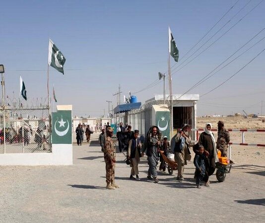 Over 200 Afghan migrants return to Afghanistan from Pakistan