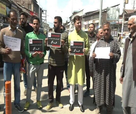 Protests in Srinagar against target killings of Shia teachers in Pakistan