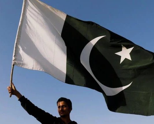 Pak: Electoral Commission bans govt employees from participating in poll activities