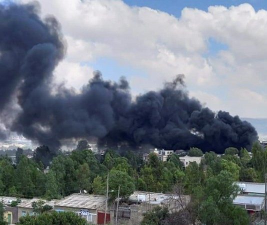 Myanmar: Thousands flee to India as insurgents open attack on new fronts