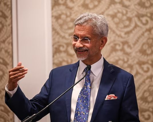India to focus on solving border issues with China, foreign minister says