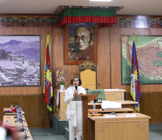 US lawmakers meet Tibet’s Dalai Lama, pressure China on talks