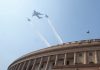 Delhi: People enthralled with IAF’s fly past during full dress rehearsal for Republic Day