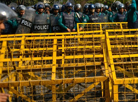 Bangladesh police use tear gas to disperse Islamist march in Dhaka