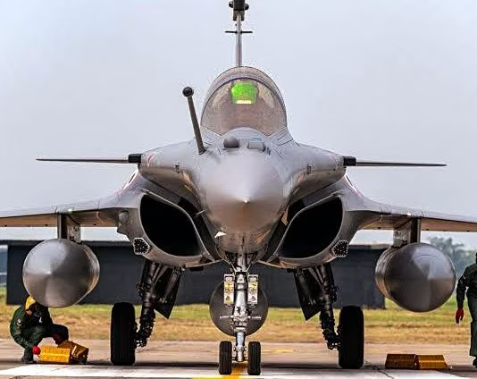 Indian Air Force Rafales, Su-30s carrying out major Exercise “Aakraman”