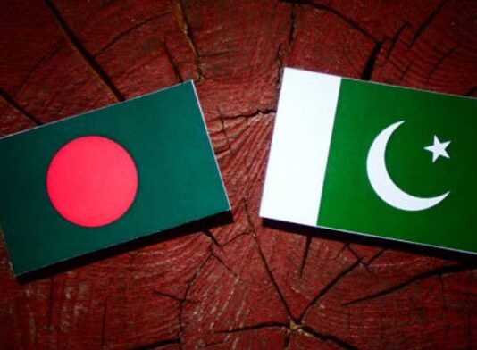 Bangladesh Raises 1971 War Concerns, Seeks Pakistan’s Apology in Talks with Dar