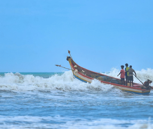 Sri Lankan Sea Pirates Assault 11 TN Fishermen Off Kodikkarai Coast