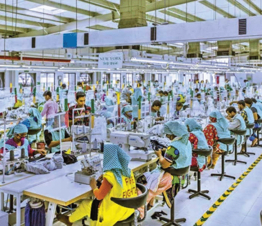 Bangladesh Apparel Exports Slip Again as US Tariff Pressures Mount