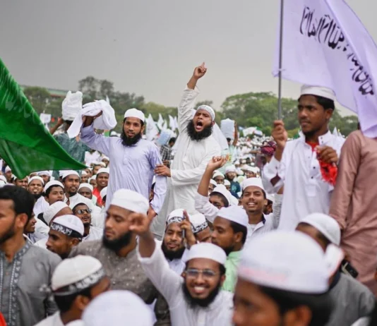 Bangladesh Schools Drop Music and PE Courses as Government Responds to Islamist Groups