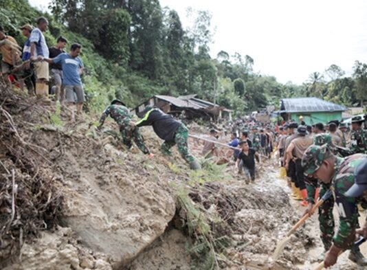 Floods in Indonesia Claim 442 Lives, Hundreds Still Unaccounted For