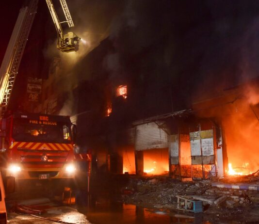 Pakistan Faces Deadly Blaze in Karachi’s Gul Plaza; Death Toll Hits 14