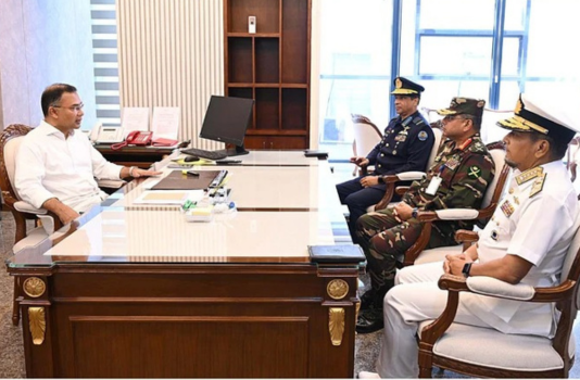 Bangladesh Military Leadership Pays Courtesy Call to PM Tarique Rahman