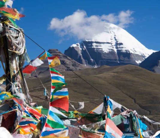 China Imposes New Restrictions on Tibetan Pilgrimage to Mount Kailash