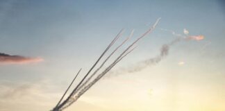 Iran Launches Missile Waves at Israel, Raising Fears of Renewed Conflict