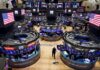 US stock indices end lower as technology stocks decline
