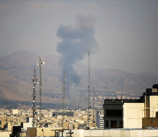 US, Saudis attack Iran-backed groups in Iraq, threatening to intensify conflict