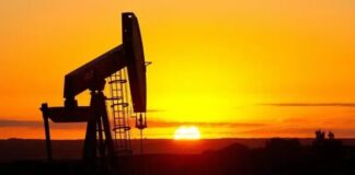 Oil prices climb again, as global stocks gain
