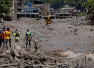 Nepal Flood Crisis: 903 Lives Lost, More Than 4,200 Missing