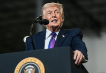 Strait of Hormuz Tensions: Trump Urges Oman to Avoid Iran Dealings