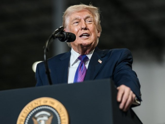 Strait of Hormuz Tensions: Trump Urges Oman to Avoid Iran Dealings