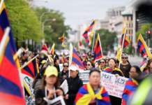 Xi Arrives in US as Clashes Erupt Between Chinese Supporters and Protesters