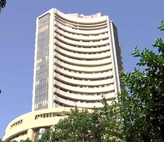 Sensex, Nifty edge lower in early trade amid crude price rise, global concerns