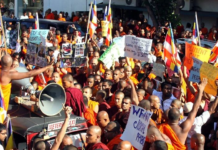 Sri Lankan Monks Suspend Protest Demanding Pardon for Imprisoned Religious Leader